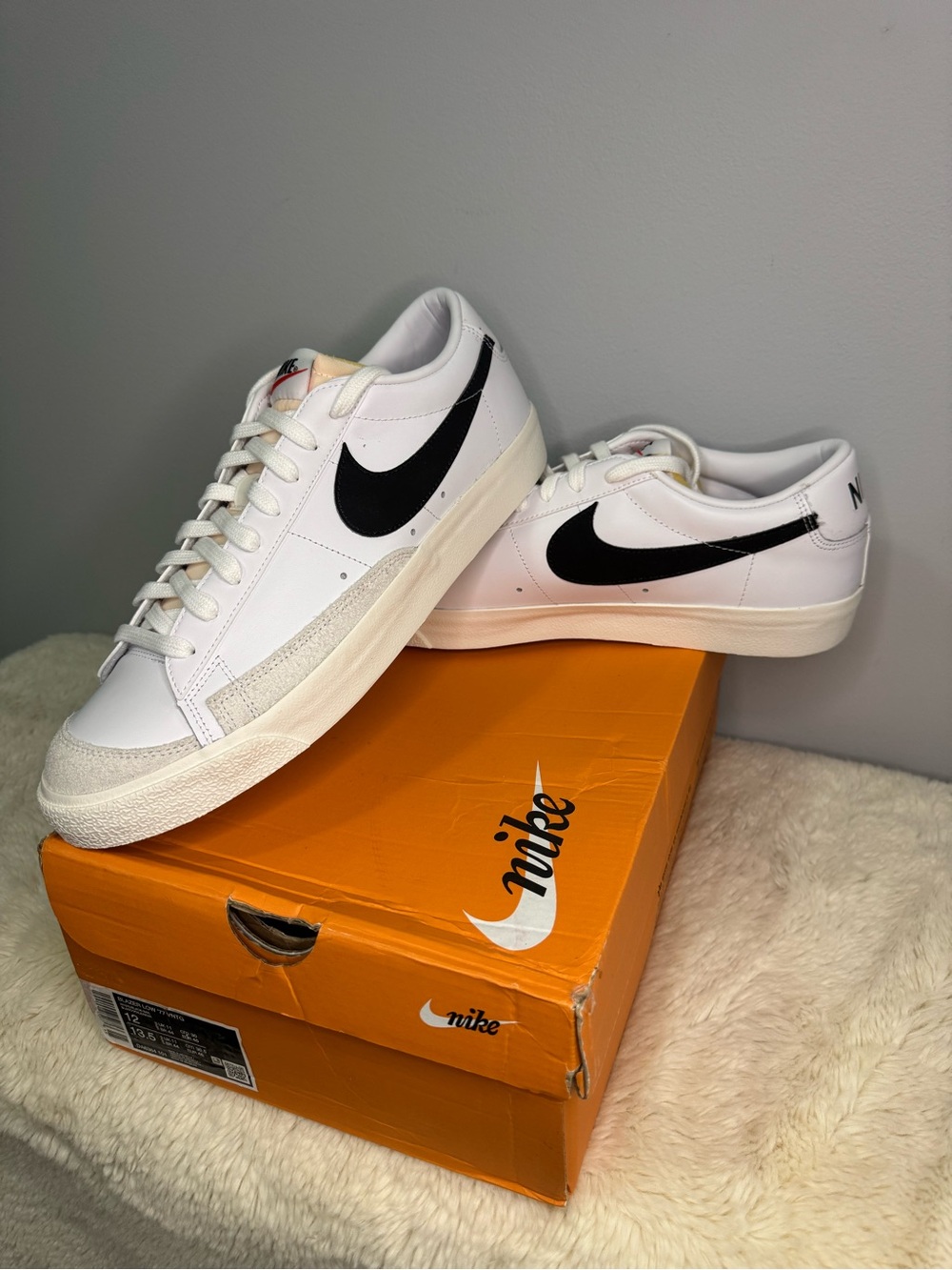 Nike Blazer Low ‘77 White & Black Low-Top Sneakers - Classic Swoosh Design